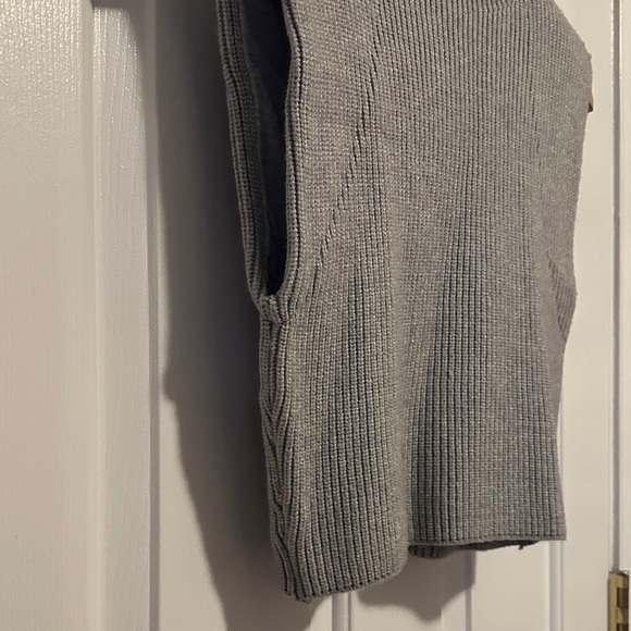 Forever 21 Gray Ribbed Muscle Tee - Picture 6 of 8